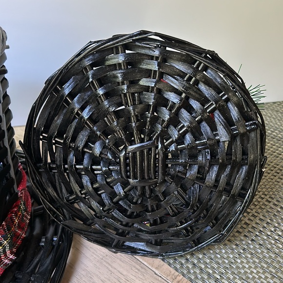 Like NEW! Wood Basket Weave Black Snowmen Planeters - Picture 7 of 7